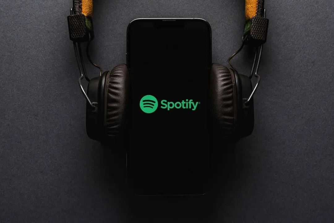 Spotify no telefone, fone