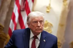 トランプ大統領、出版物でイランの譲歩を肯定、和平対話を冷やかす