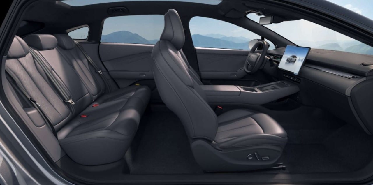XPENG P7+ interior