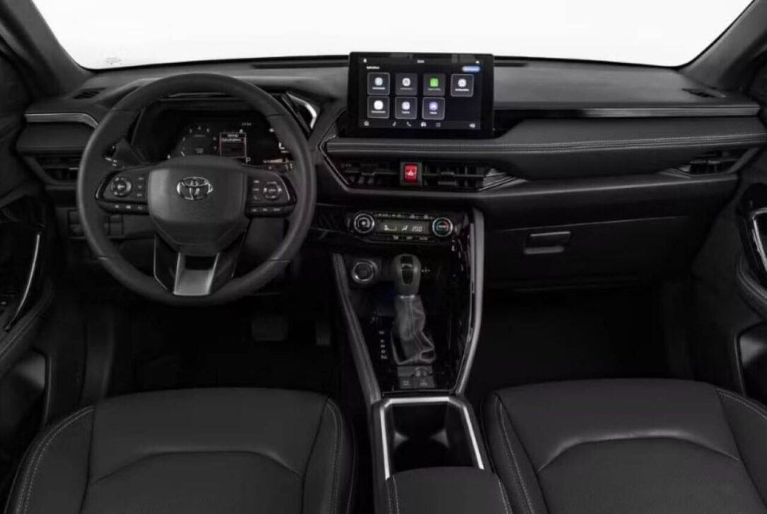 Yaris Cross XR interior