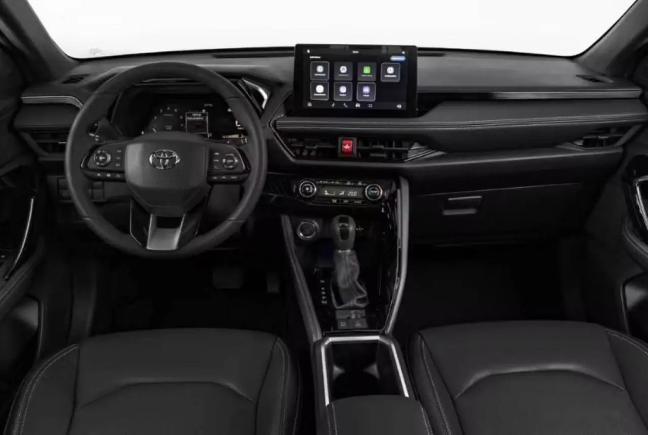 Yaris Cross XR interior
