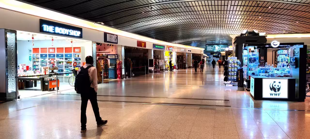 airport shopping
