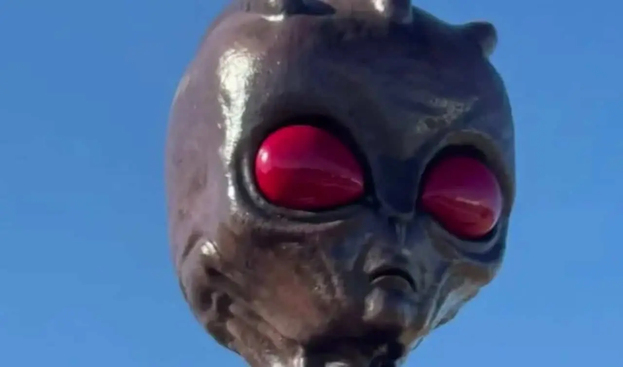 Estátua do ET de Varginha em Minas Gerais • Prefeitura de Varginha
