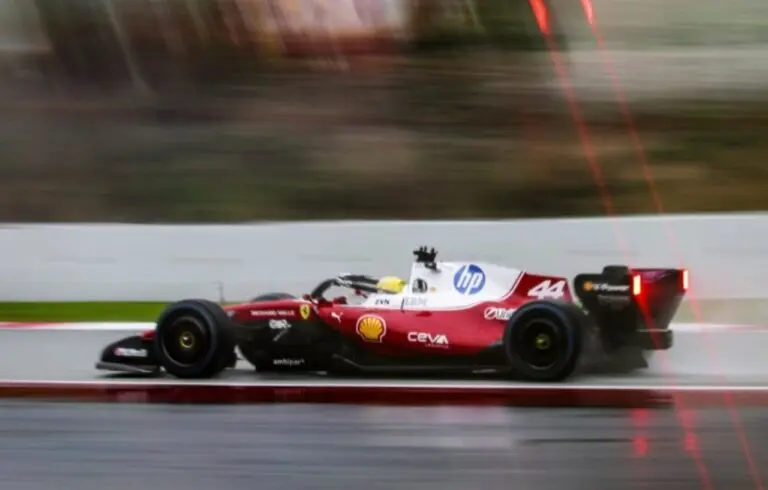 F1: Lewis Hamilton valuta l’evoluzione positiva della Ferrari con i test della nuova vettura sulla pista di Barcellona