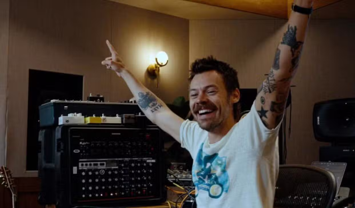 Harry Styles - @harrystyles