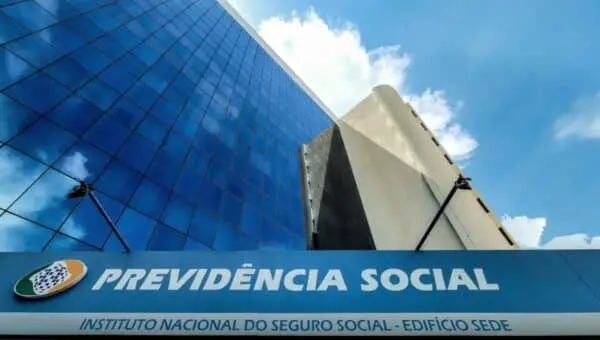 INSS - Rafa Neddermeyer/Agência Brasil