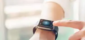 Gelang, cincin atau jam tangan yang boleh dipakai memantau kesejahteraan terbaik pada tahun 2026