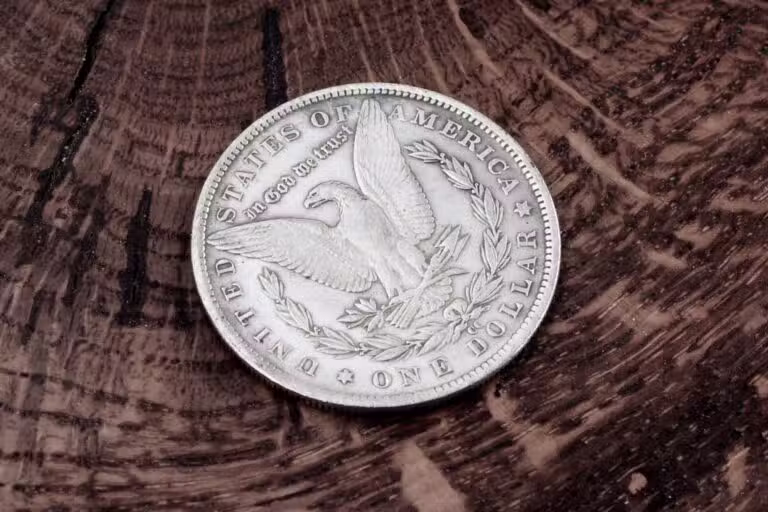 Antiga moeda de dólar de prata dos EUA