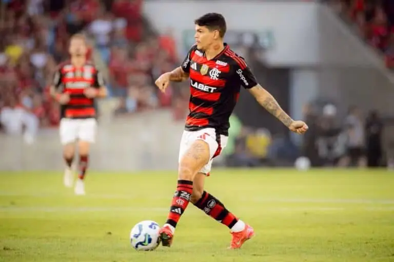 Ayrton Lucas