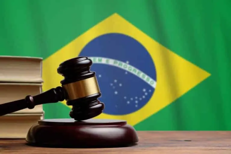 Bandeira do Brasil, martelo de justiça