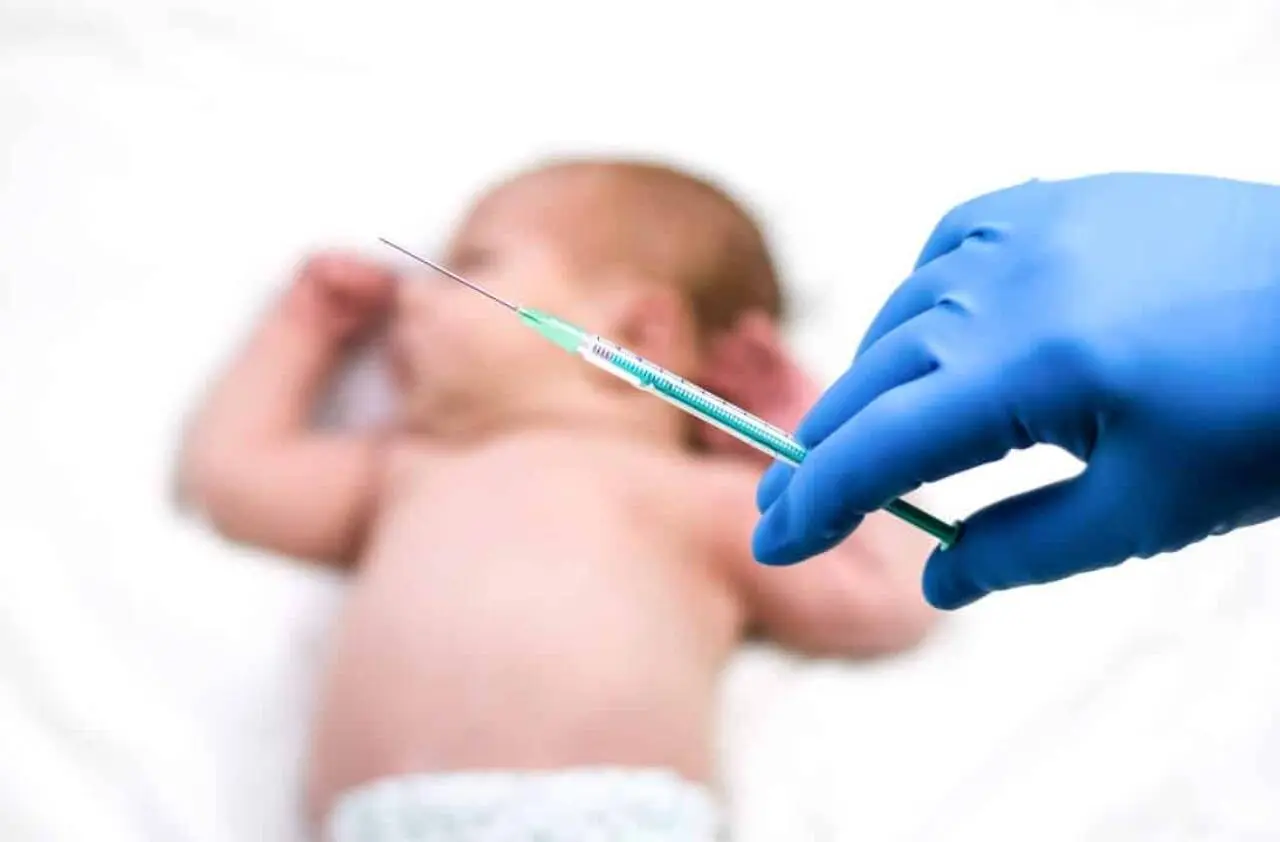 Bebê recém nascido, vacina