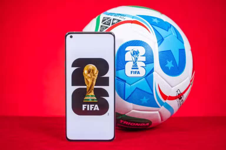 Bola de futebol, FIFA, Copa do Mundo