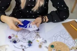 Previsões do Tarot para todos os signos em 12 de agosto de 2026: descubra o que o futuro reserva