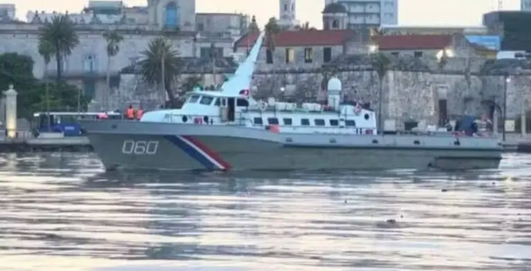 Embarcação de Guardafronteiras de Cuba