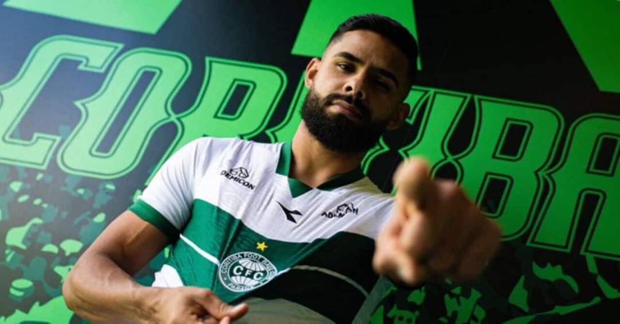 Coritiba oficializa contratação do lateral Felipe Jonatan para reforçar o elenco na Série A