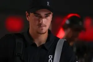 Jovem talento João Fonseca se aventura em Wimbledon com histórico de apenas um jogo na grama