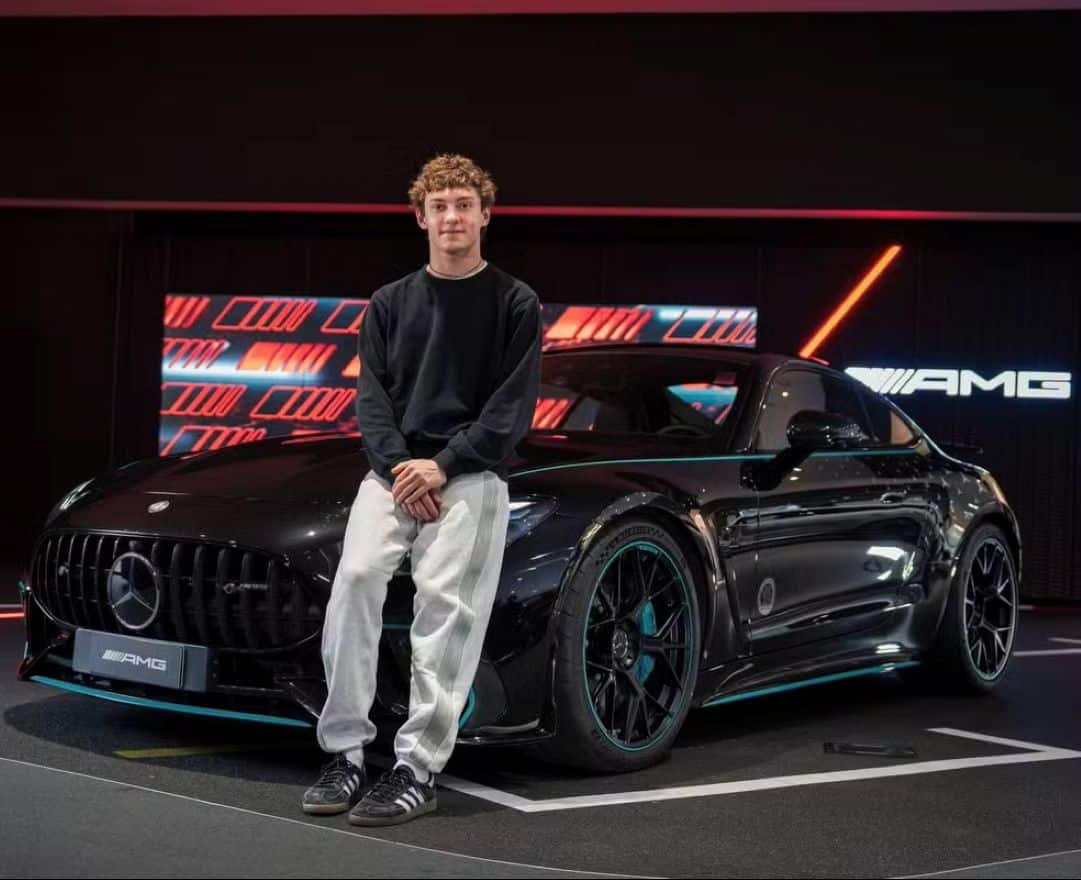 Kimi Antonelli com Mercedes AMG GT 63 PRO 4MATIC+