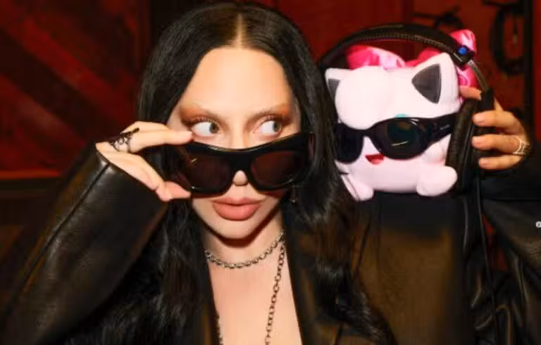 Lady Gaga em comercial do Pokemon