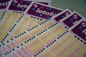 Resultado Lotofácil 3698 sorteia hoje prêmio de R$ 5 milhões com transmissão ao vivo pelas Loterias Caixa