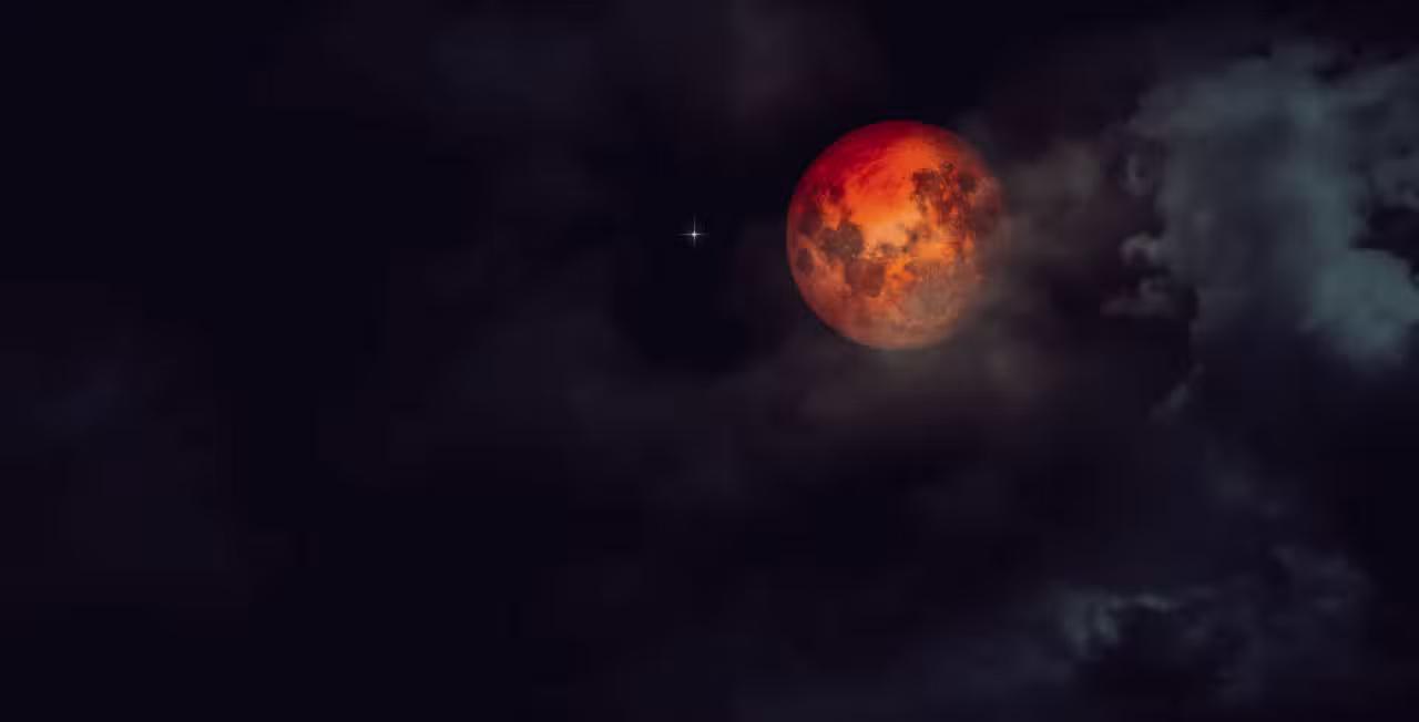 Lua cheia e céu. Lua de sangue