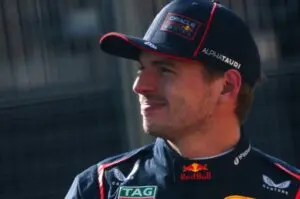 Futuro de Max Verstappen na Fórmula 1 gera especulações sobre McLaren em meio a desafios da Red Bull