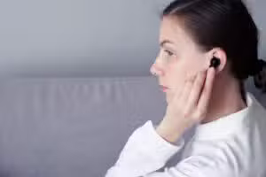 Neurotransmissor serotonina pode intensificar zumbido no ouvido, aponta novo estudo científico