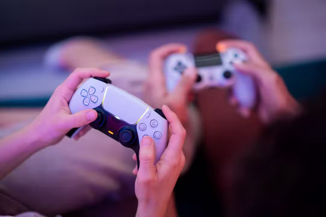 PS5 &kappa;&alpha;&iota; PS4
