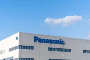 Gigantul japonez își încheie propria producție de televizoare în Occident și semnează un parteneriat cu grupul chinez