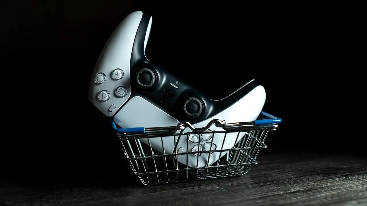 PlayStation 5 e cesta de compras