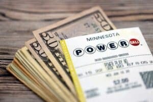 Powerball jackpot chega a US$ 180 milhões e atrai apostadores internacionais