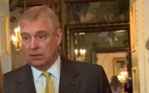 La polizia arresta il principe Andrea a Sandringham con l’accusa di crimine pubblico e legami con Epstein