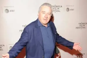 Robert De Niro attacca Trump sul podcast e riceve una risposta offensiva su Truth Social