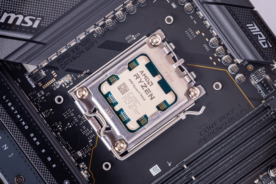 Ryzen 9 9900X3D -