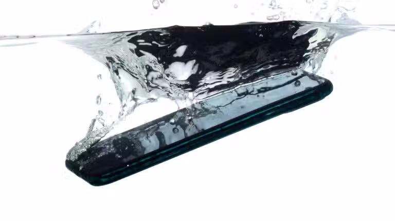 Telefone na água