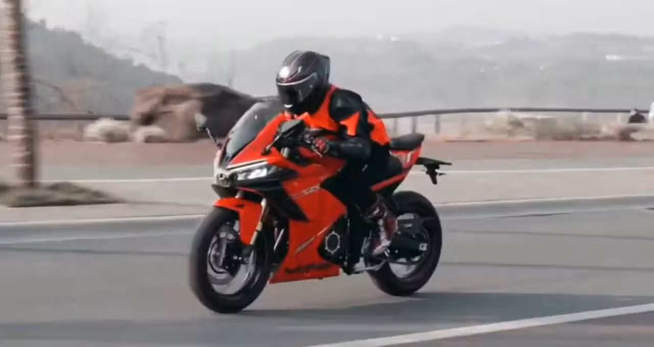 Voge RR525