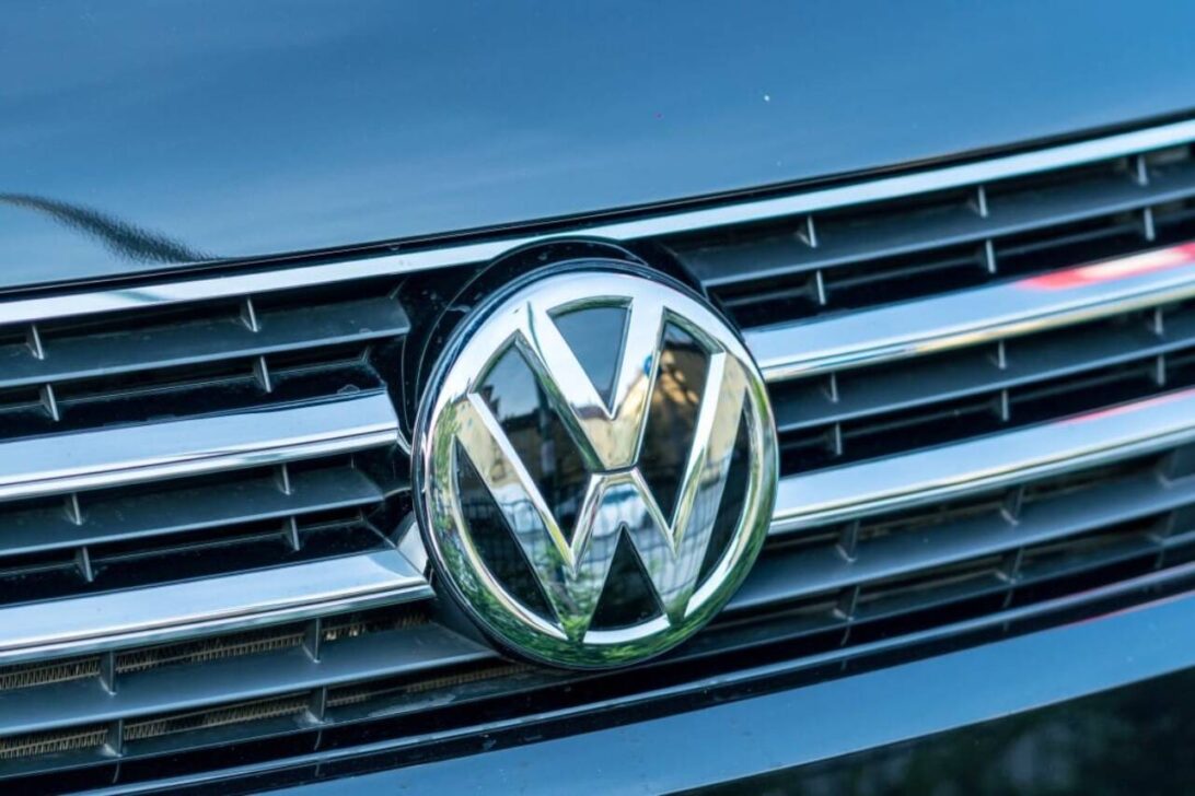 Volkswagen logo, carro