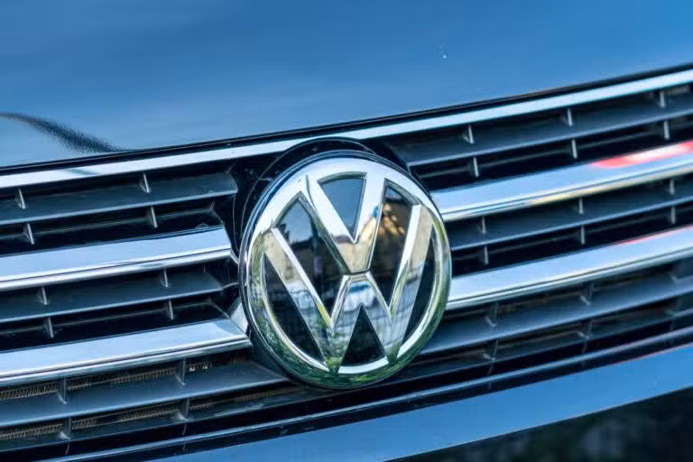 Volkswagen logo, carro