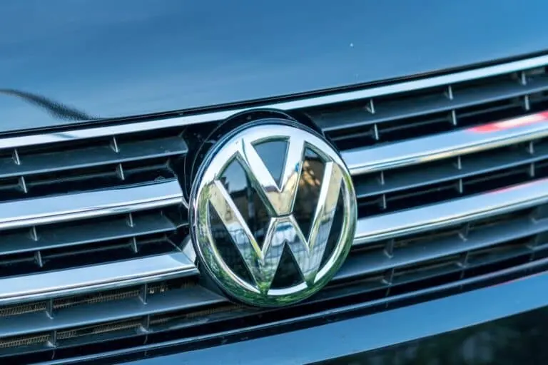 Volkswagen logo, carro