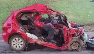 Carro invade contramão e provoca tragédia com cinco mortos na BR-414 em Goiás