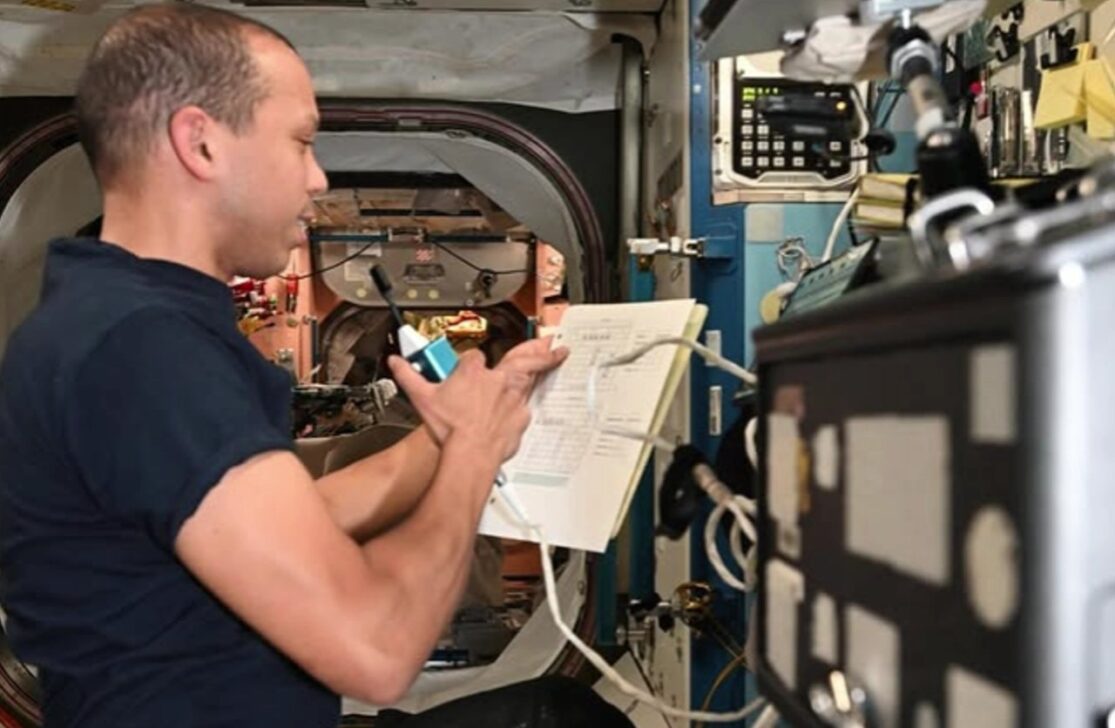 Astronauta Chris Williams - @astro_chrisw