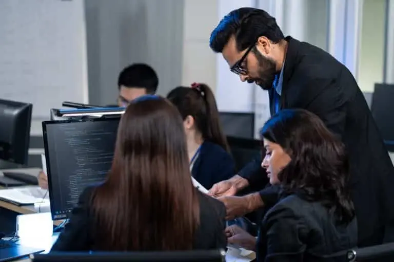 gerente de TI, treinamento técnico, ambientes corporativos equipe