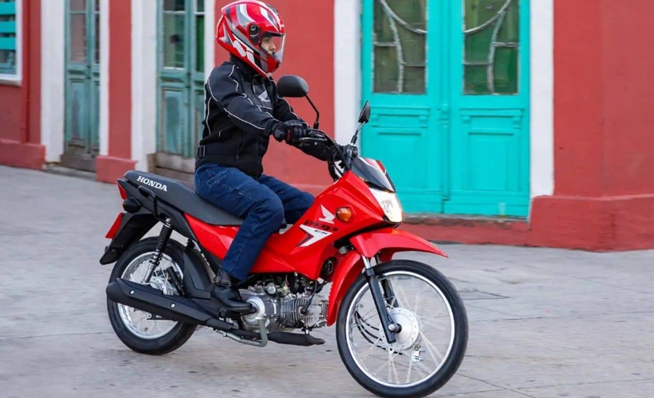 Honda Pop 110i ES 2026 consolida vendas no top 3 com tabela Fipe de fevereiro e eficiência de combustível recorde