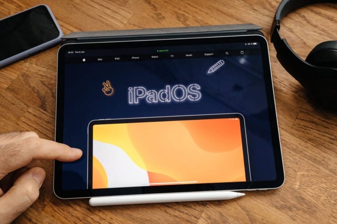 iPad, tablet, iphone