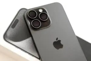 Chegada do iPhone 15 Pro Max ao Brasil amplia opções com 128GB e 256GB