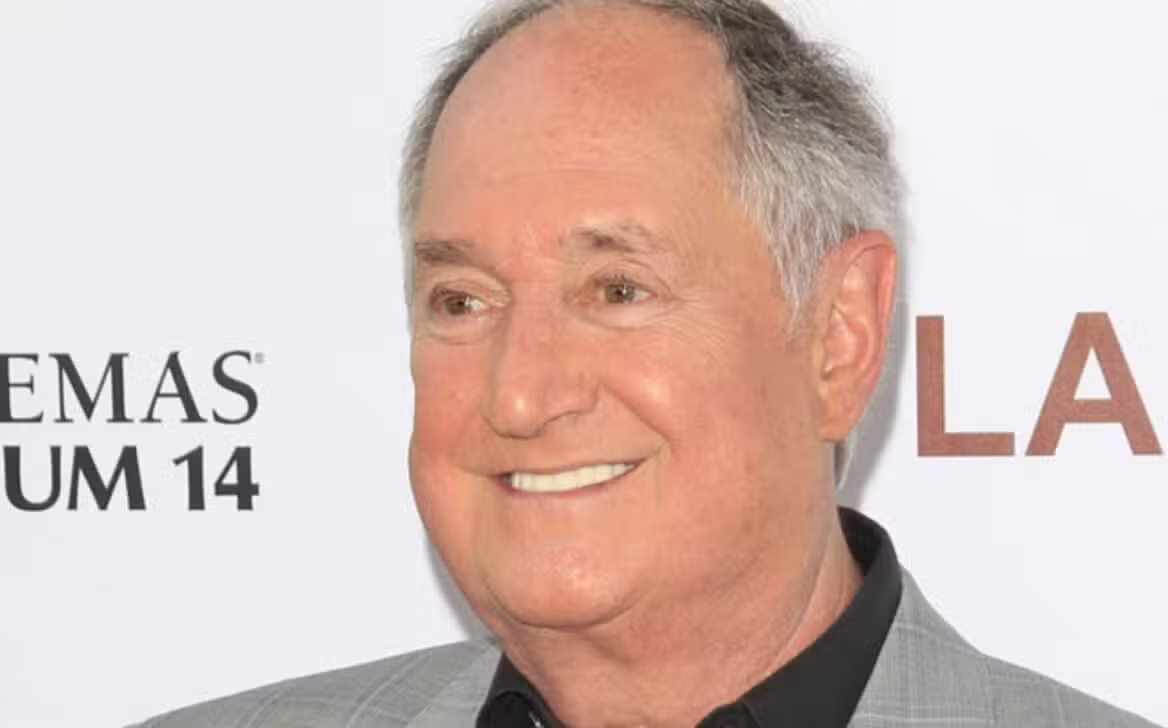 Neil Sedaka - Kathy Hutchins/ Shutterstock.com