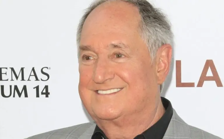 Neil Sedaka - Kathy Hutchins/ Shutterstock.com