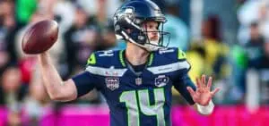 يدير Bad Bunny العرض في Super Bowl LXI حيث يهيمن Seahawks على Patriots 9-0 في الشوط الأول