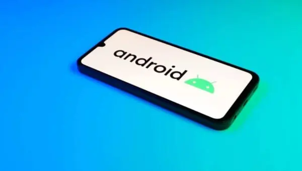 Androidは9月に物体の位置を特定し、旅行中の乗り物酔いを軽減する新機能を追加