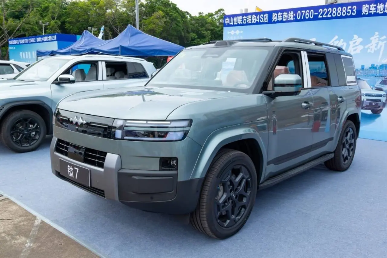 BYD Tai 7