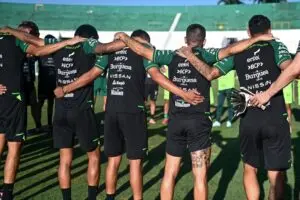 Bolivia triệu tập các cầu thủ Santos tham dự vòng play-off World Cup mà không có Marcelo Moreno trong danh sách chính thức